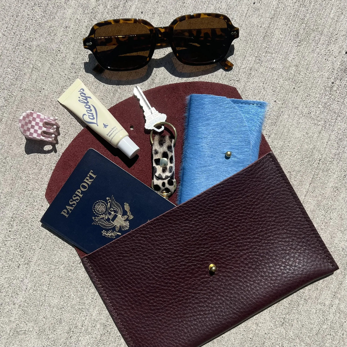 Greer Envelope Pouch – Brown + White