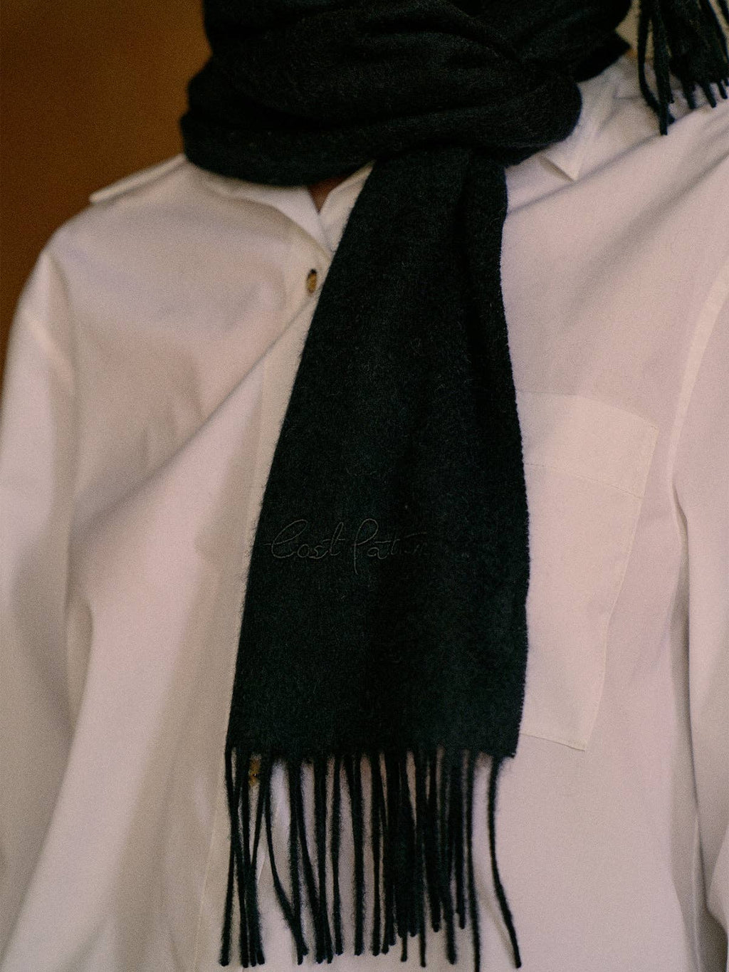 "Lost in Warmth" Classic Cashmere Scarf - Black