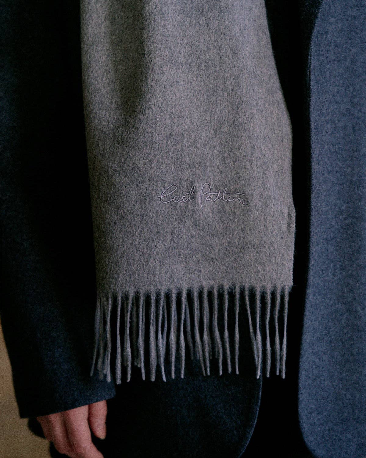"Lost in Warmth" Classic Cashmere Scarf - Grey