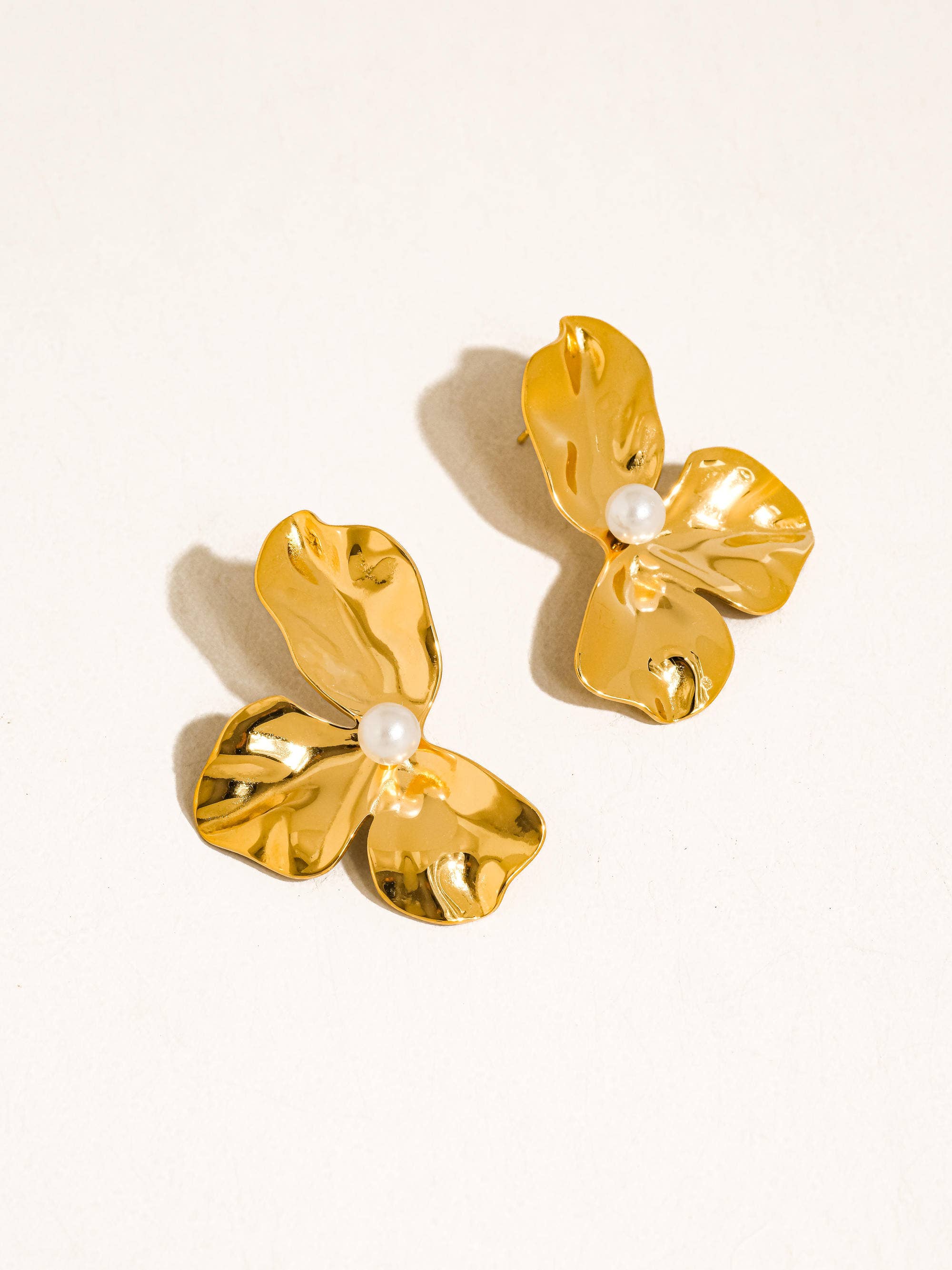 Vintessa 18K Gold Non-Tarnish Flower Shell Pearl Earrings
